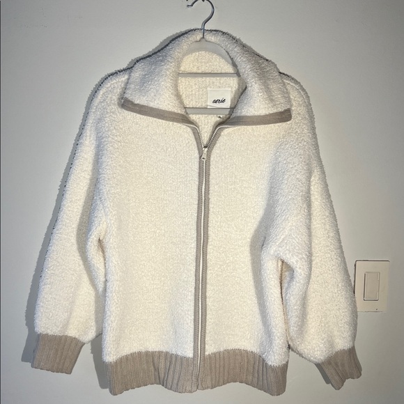 White Zip-Up Sherpa Jacket - Picture 5 of 6